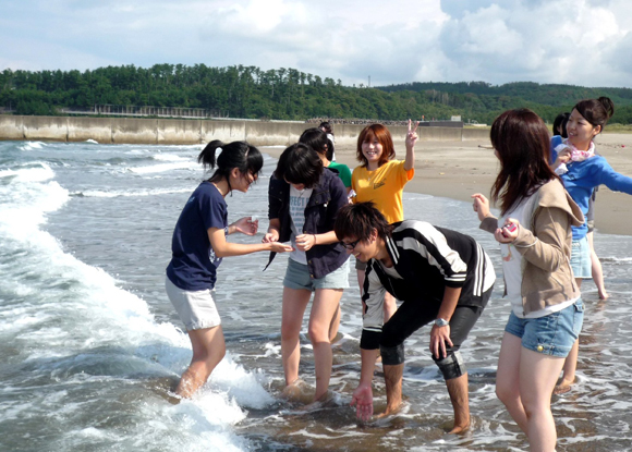 波と遊ぶ（2009）